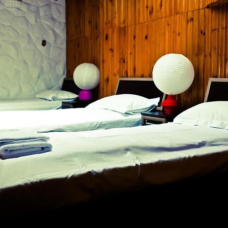 Hostel Del Pozitiff Львов Экстерьер фото